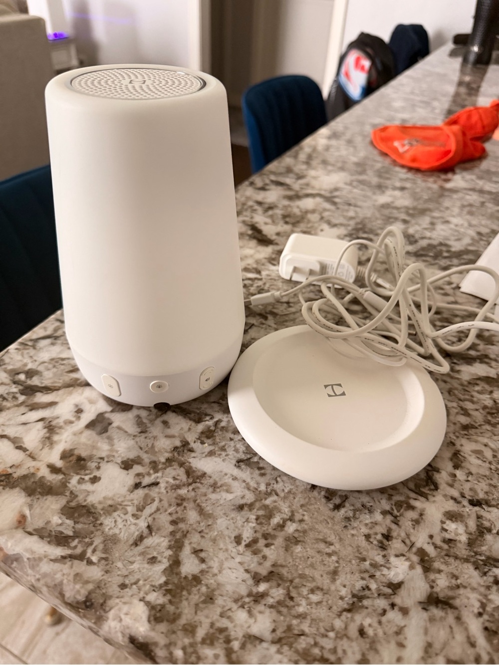 Hatch rest plus sound machine with dock